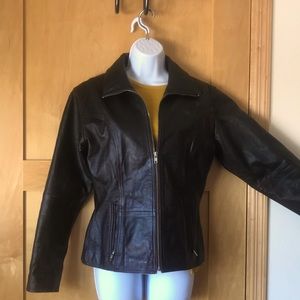 Dark brown size 8 Wilson’s leather jacket 100%